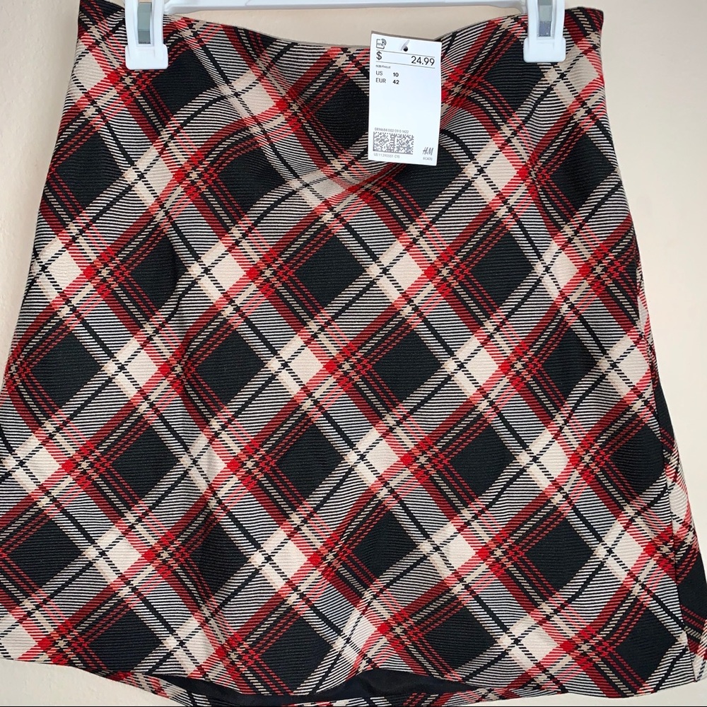 H&M NEW plaid skirt with zipper on the side